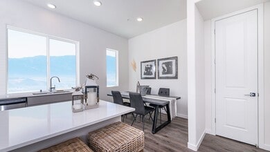 Summit Ridge Townhomes in Reno, NV - Building Photo - Building Photo