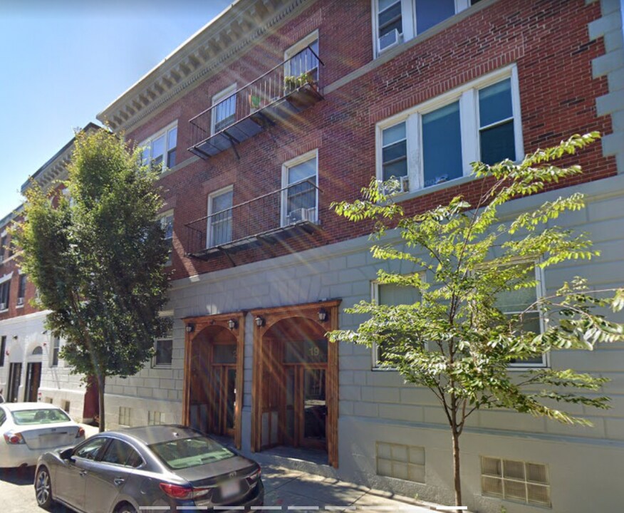 16 Aberdeen St, Unit A in Boston, MA - Building Photo