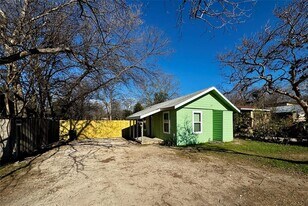 206 W N Loop Blvd in Austin, TX - Building Photo