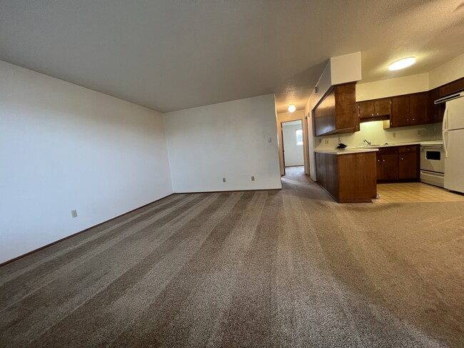 property at 204 W 4th St