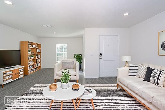 3399 Lakeland Ave in Palm Bay, FL - Foto de edificio - Building Photo