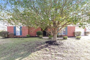 10953 Oak Leaf Dr in Olive Branch, MS - Building Photo
