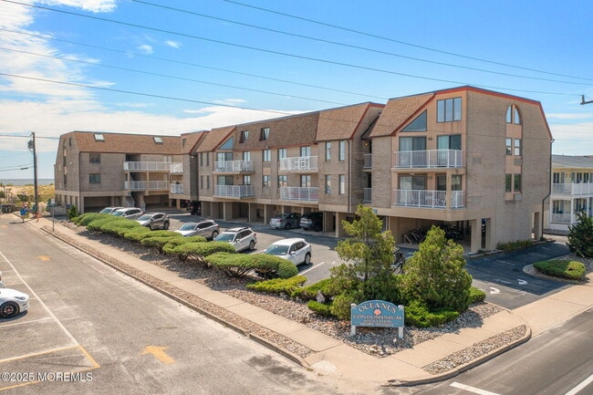 9 Pearl St in Beach Haven, NJ - Building Photo - Building Photo