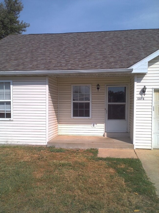 property at 1205 W Springfield St