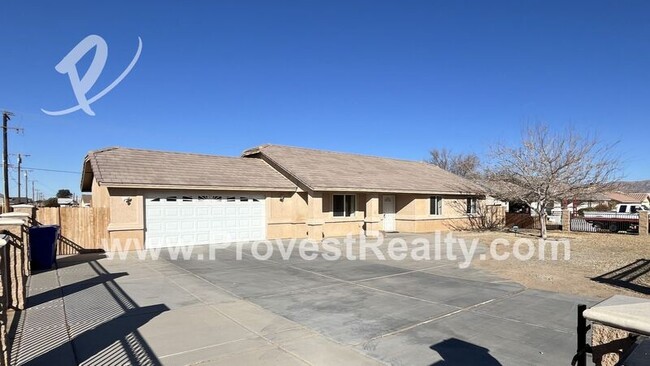 20940 Sitting Bull Rd in Apple Valley, CA - Building Photo - Building Photo