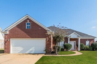 8426 Linda Shore Cove in Southaven, MS - Building Photo