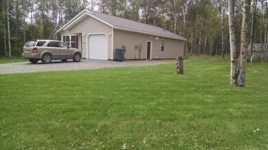4866 S Danielle St in Wasilla, AK - Building Photo - Building Photo