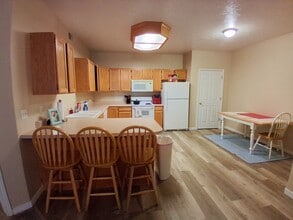 504 N Seven Peaks Blvd in Provo, UT - Building Photo - Building Photo