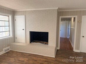 5226 Indian Trail Fairview Rd in Indian Trail, NC - Foto de edificio - Building Photo