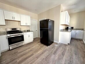 21 Oakland Ave in Everett, MA - Building Photo - Building Photo