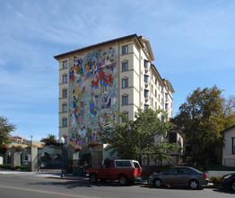 Villa Harvey Mandel in San Diego, CA - Foto de edificio - Building Photo