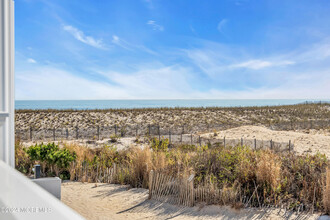 42 Dune Terrace in Seaside Heights, NJ - Building Photo - Building Photo