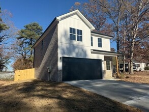 412 Prickett Rd in Bryant, AR - Building Photo - Building Photo