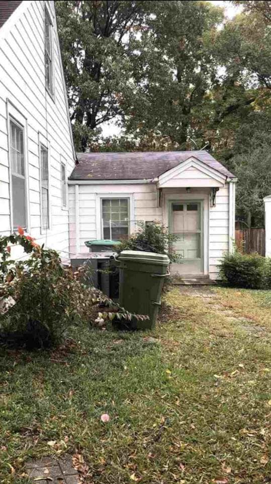 property at 632 S Graham St