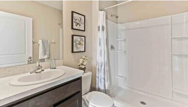 13592 Mount Ivy Ct in Dade City, FL - Foto de edificio - Building Photo