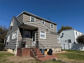 273 Mott Ave in Lawrence, NY - Building Photo