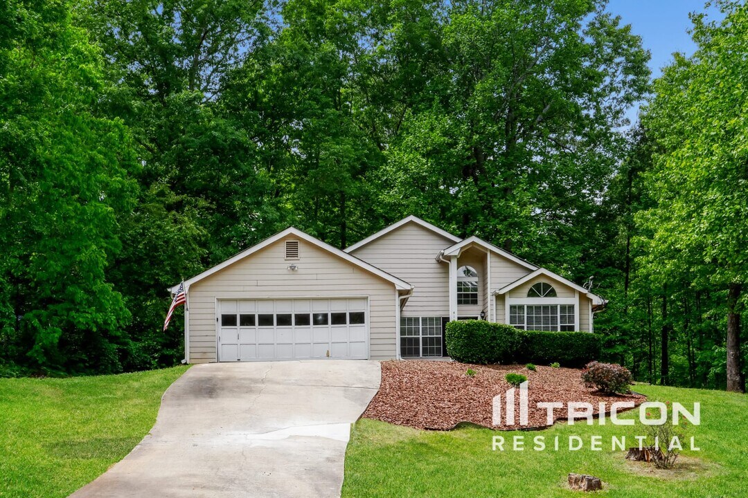 4122 Autumn Lake Dr in Buford, GA - Building Photo