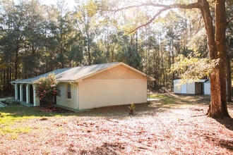 20732 SW Marine Blvd in Dunnellon, FL - Building Photo - Building Photo