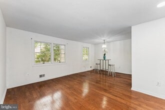 15 Prairie Rose Ct in Gaithersburg, MD - Building Photo - Building Photo