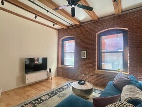201 Wormwood St in Boston, MA - Building Photo - Building Photo