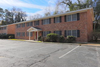 Oak Hill Apartments in Macon, GA - Building Photo - Building Photo