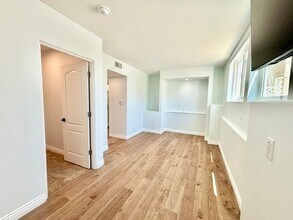 108 Los Feliz St in Oxnard, CA - Building Photo - Building Photo