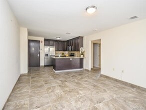 400 Carney St in Glen Cove, NY - Foto de edificio - Building Photo