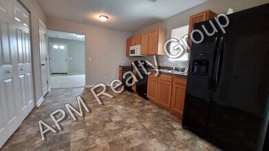 554 Summit Terrace Ct in Columbia, SC - Foto de edificio - Building Photo