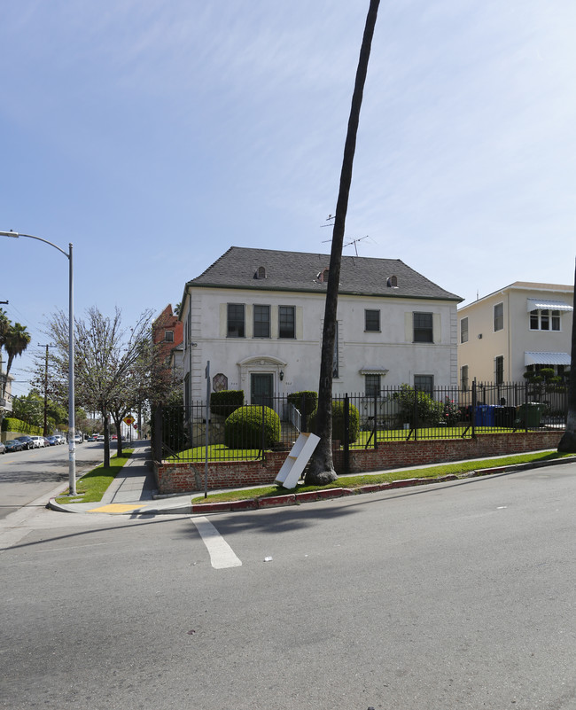 900 S Mariposa Ave in Los Angeles, CA - Building Photo - Building Photo