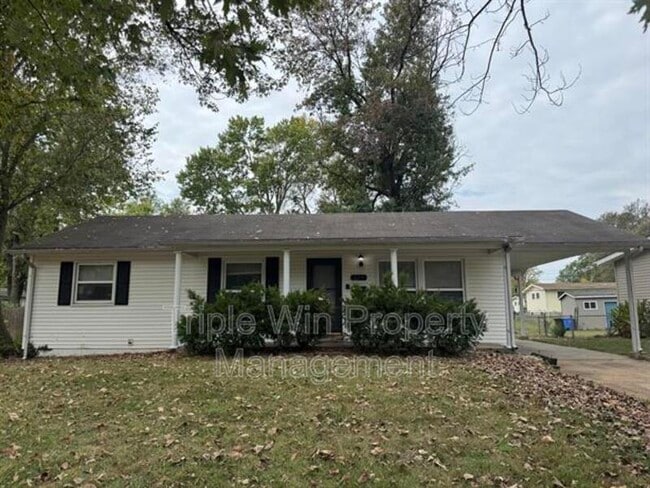 property at 220 Falcon Dr