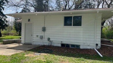 21080 24 Mile Rd in Macomb, MI - Building Photo - Building Photo