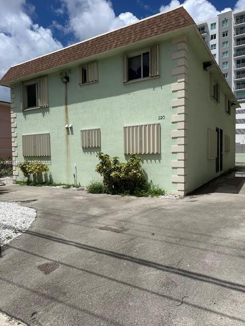 220 NW 7th Ave in Miami, FL - Foto de edificio - Building Photo
