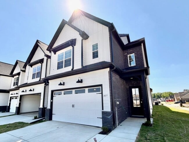 4877 Chatelet Dr