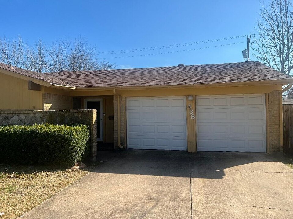 438 Azalea Ln in Duncanville, TX - Building Photo