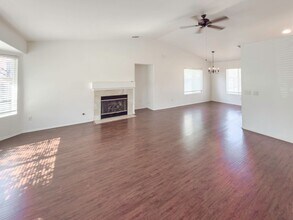 22068 Blondon Ct in Wildomar, CA - Building Photo - Building Photo