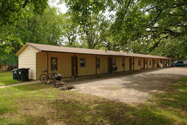 The Shady Oaks Apartments in Wyoming, MN - Building Photo - Building Photo