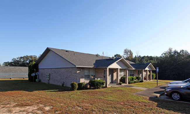 Oakwood Village in Century, FL - Building Photo - Building Photo