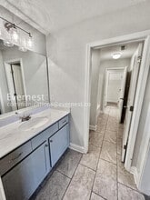 3845 Valley View Ct in Gainesville, GA - Foto de edificio - Building Photo