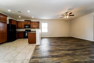 8225 W Kittiwake Ln in Tucson, AZ - Building Photo - Building Photo