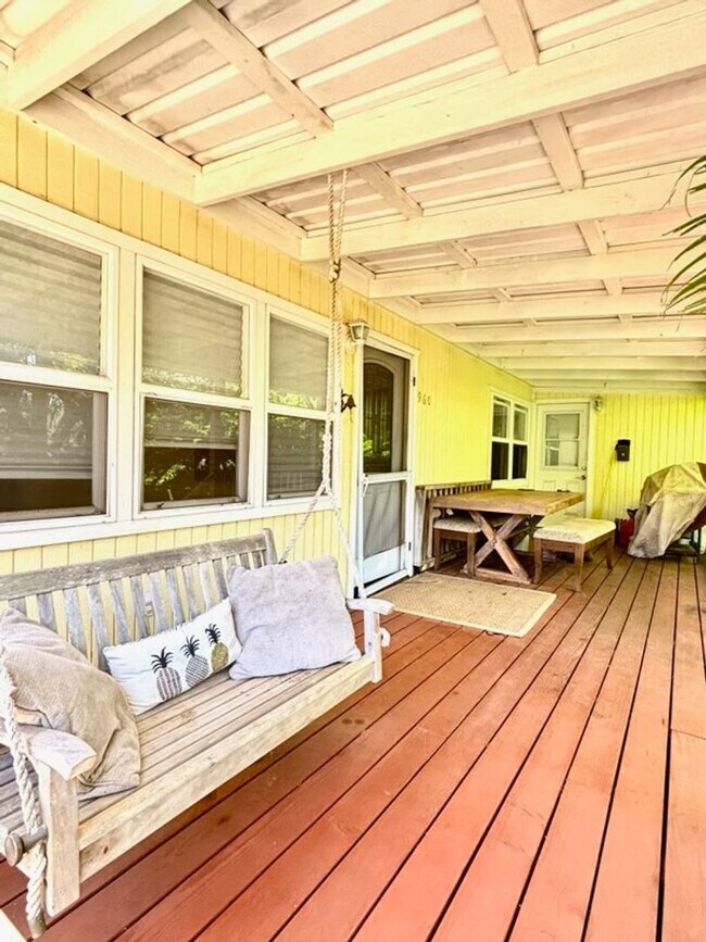 960 Paipala Pl in Makawao, HI - Building Photo - Building Photo