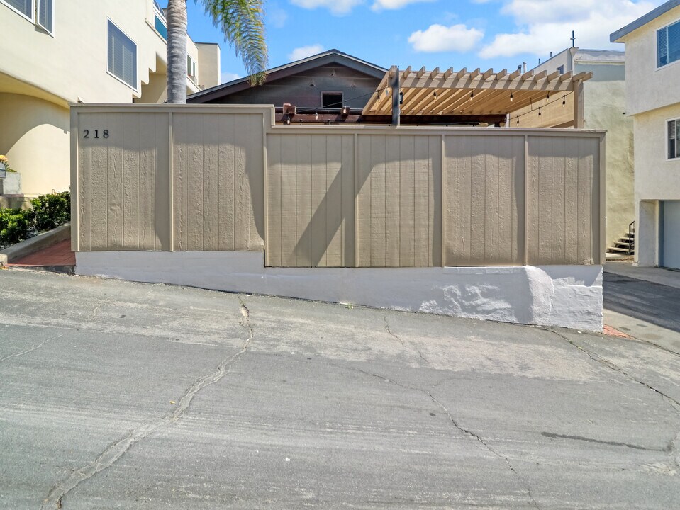218 35th Pl in Manhattan Beach, CA - Building Photo