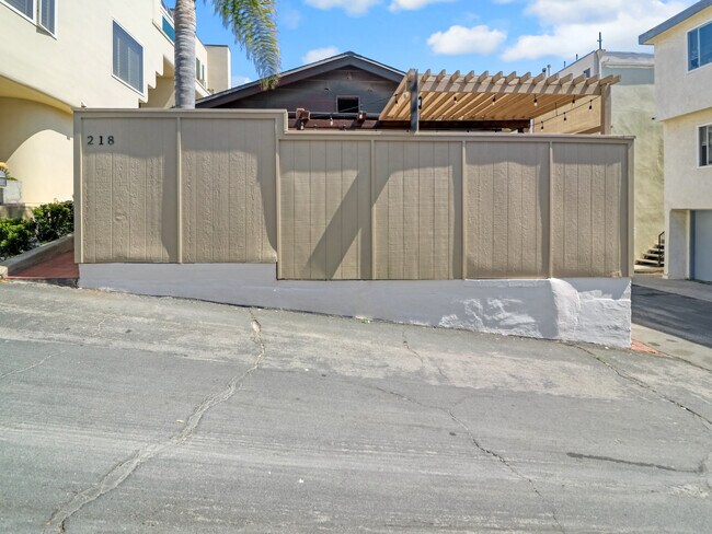 property at 218 35th Pl