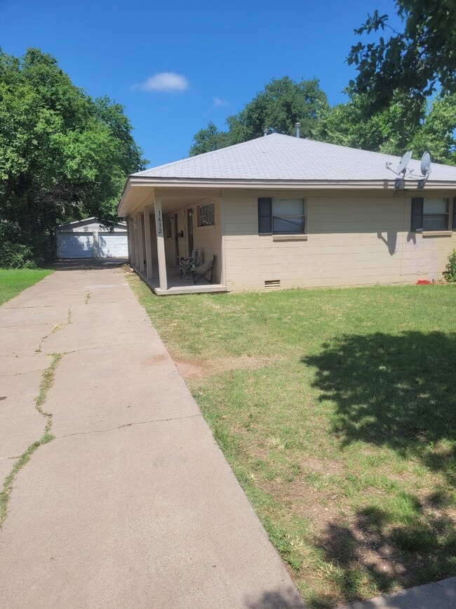 property at 1612 S Hughes St
