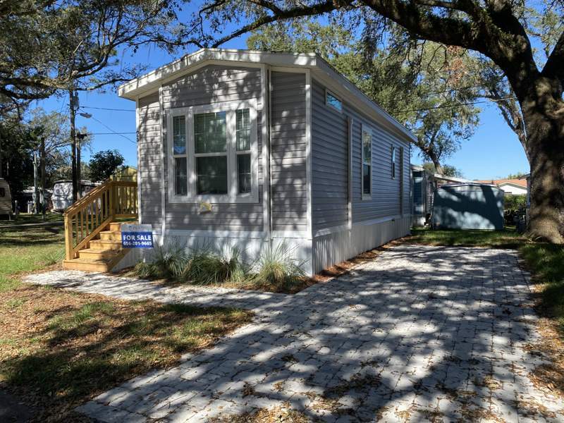 38651 Tarr Dr in Zephyrhills, FL - Foto de edificio