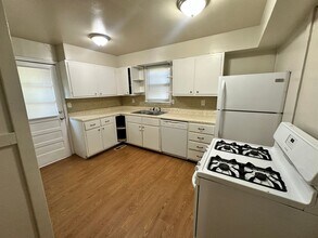 12002 Alberta Ave in Sugar Creek, MO - Building Photo - Building Photo