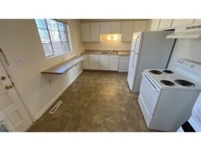 1004 Vega Dr in Colorado Springs, CO - Building Photo - Building Photo