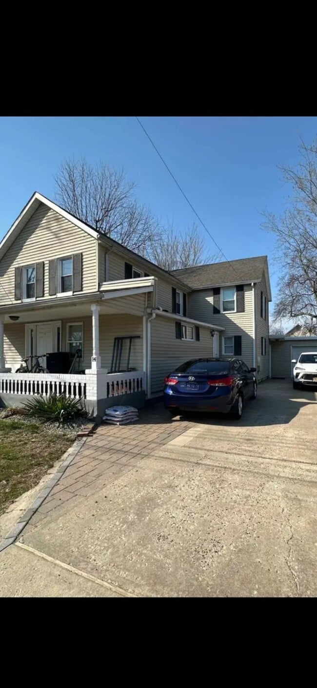 14 Earl St, Unit 2
