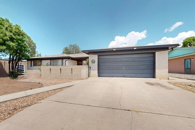 3704 Cheraz Rd NE in Albuquerque, NM - Building Photo - Building Photo
