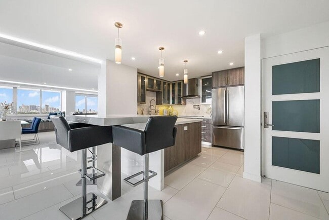 545 S Fort Lauderdale Beach Blvd in Fort Lauderdale, FL - Building Photo - Building Photo