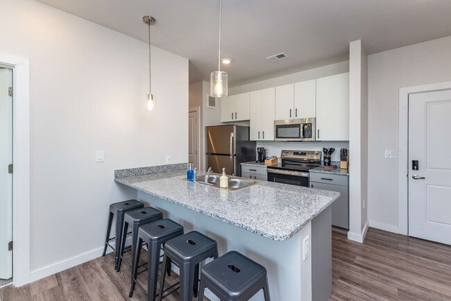 2746 Central Pkwy in Cincinnati, OH - Building Photo - Building Photo